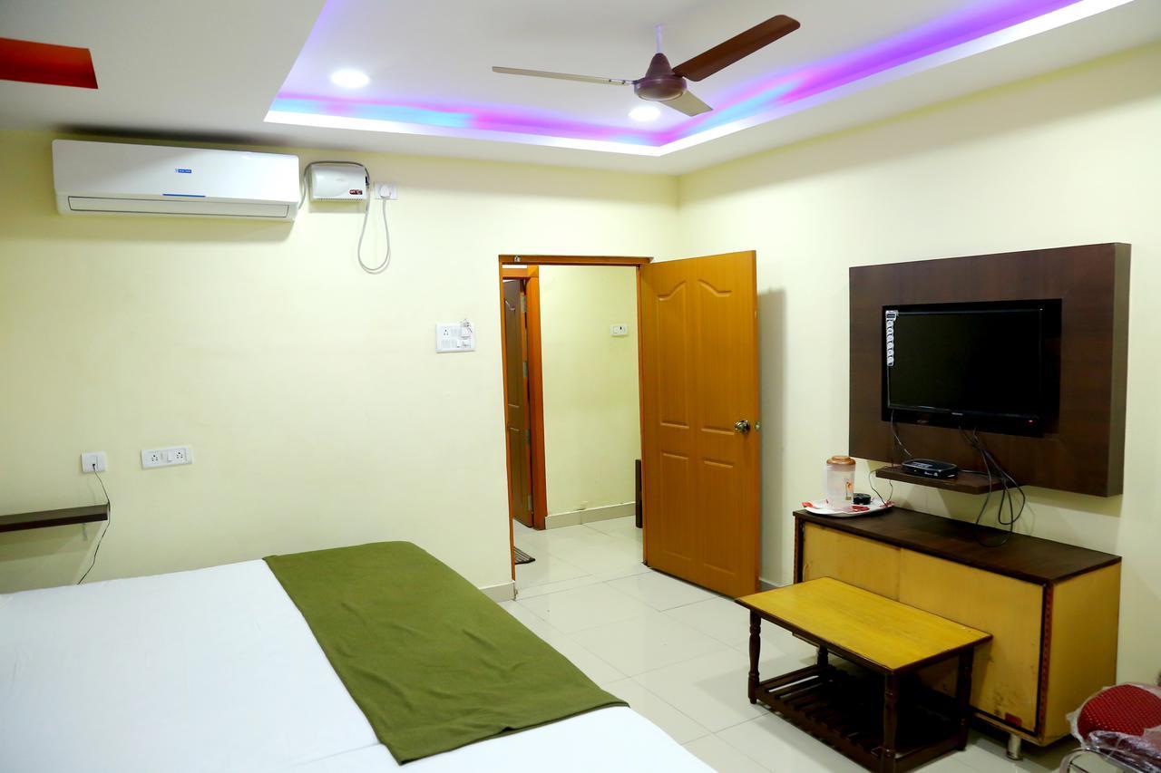 Divya Lodge ไฮเดอราบัด ภายนอก รูปภาพ