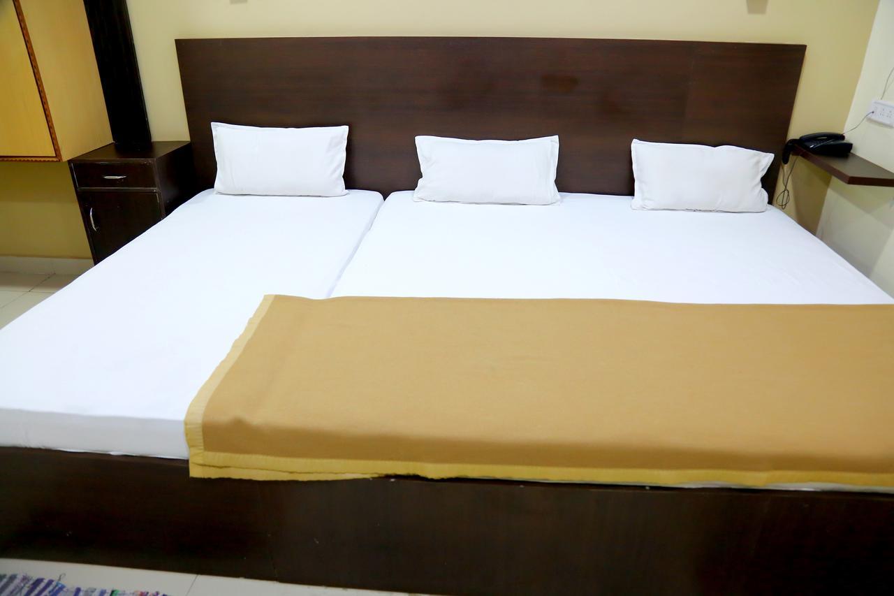 Divya Lodge ไฮเดอราบัด ภายนอก รูปภาพ