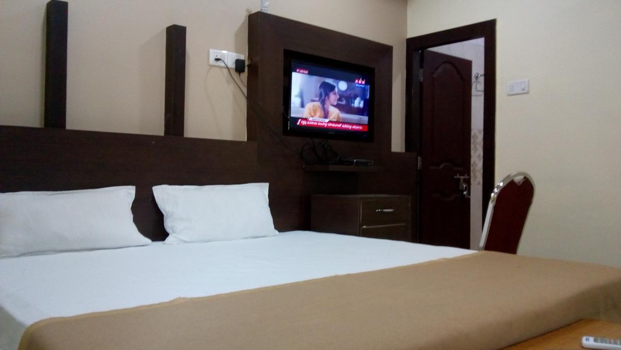 Divya Lodge ไฮเดอราบัด ภายนอก รูปภาพ