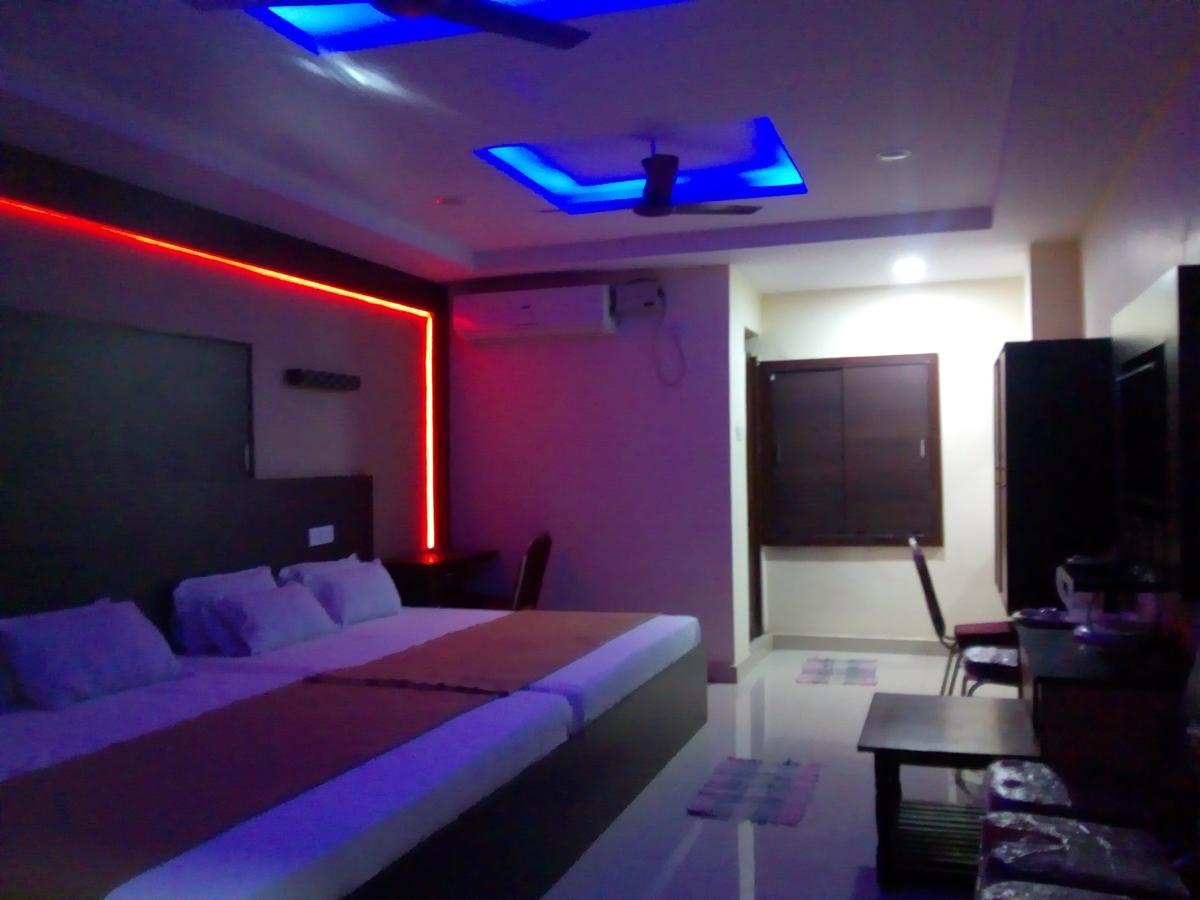 Divya Lodge ไฮเดอราบัด ภายนอก รูปภาพ